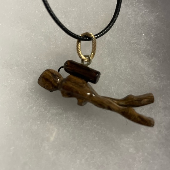 Hand carved wooden SCUBA Diver adjustable necklace. Unisex - Picture 1 of 3